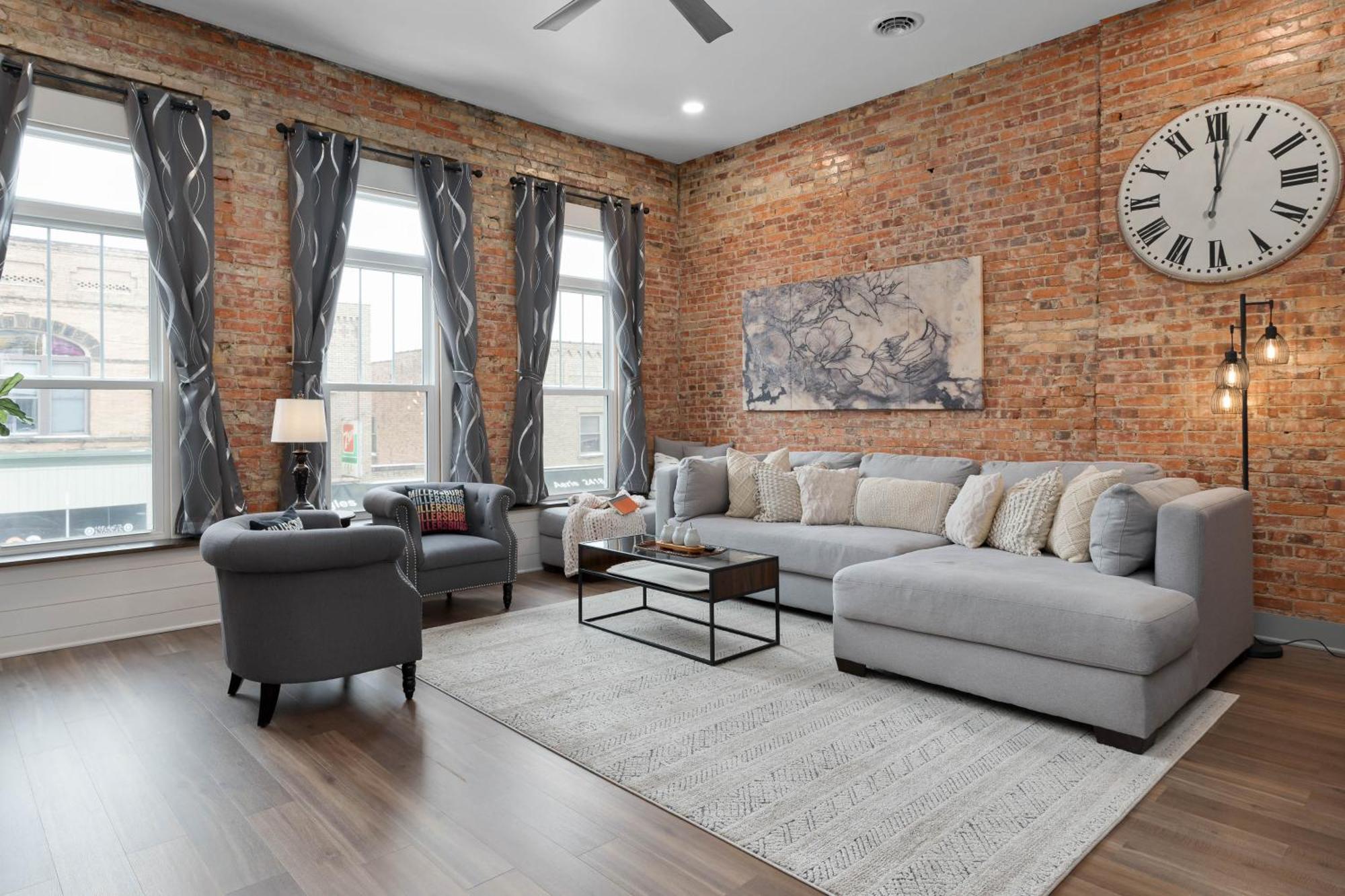Spacious Luxury Apt In Historic Downtown - Oh Amish Country Міллерсбург Екстер'єр фото